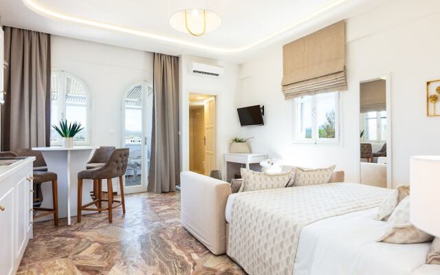 Pinelopi Beach Suites