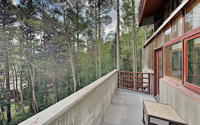 15tru2ag 3 Bedroom Condo