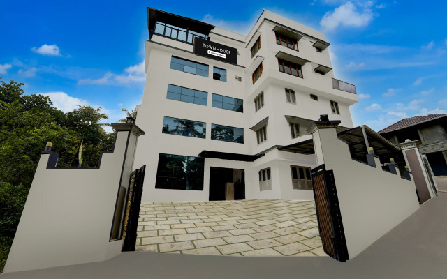 Super Townhouse Thondayad Calicut Formerly Dream Casa