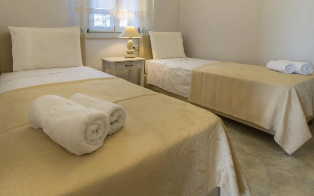 Iphimedeia Apartments & Suites