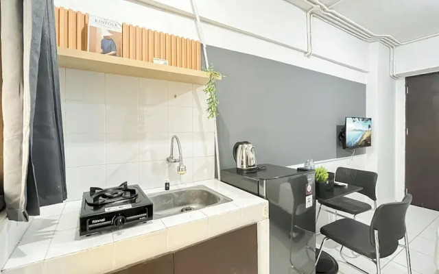Simple Studio Room At Apartment Kebagusan City
