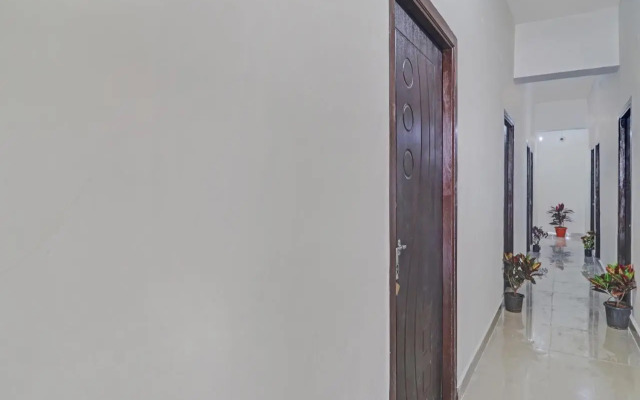 OYO Flagship 80554 Hanuma Residencies