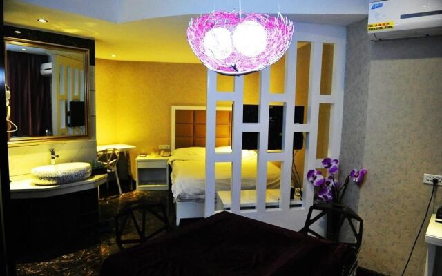 Zhumadian Yuechao Vogue Hotel