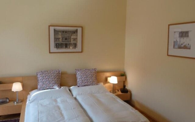 Stadtnest Bed & Breakfast