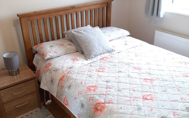 Beautiful Country Cottage Sleeps 3