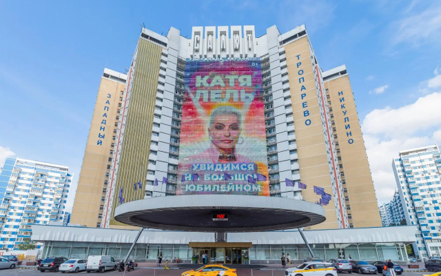 Два города на проспекте Ленинский 158