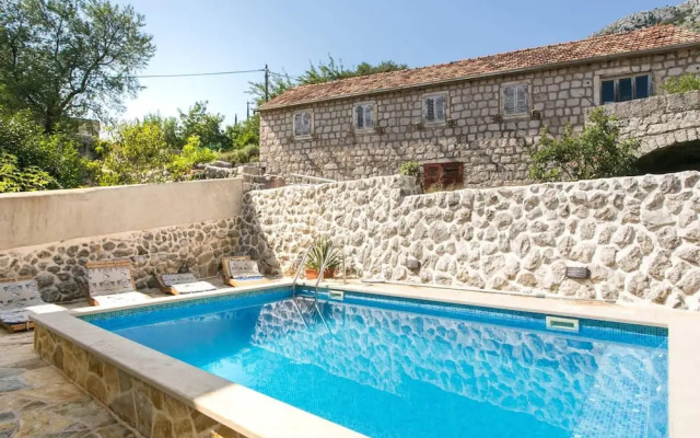 Authentic Villa With Private Pool,hot Tub,covered Terraces,panoramic View, Wi-fi