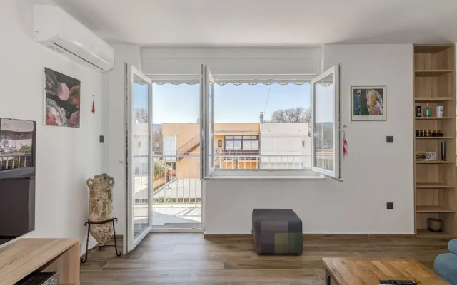 Bells & Whistles, Comfortable Condo