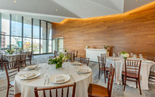 Cambria Hotel Boston Downtown - Seaport