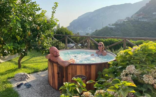 Suite Lia - Private Room with garden and tub close to Villa Eva e Cimbrone, Ravello