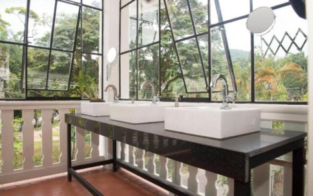 Um Hostel