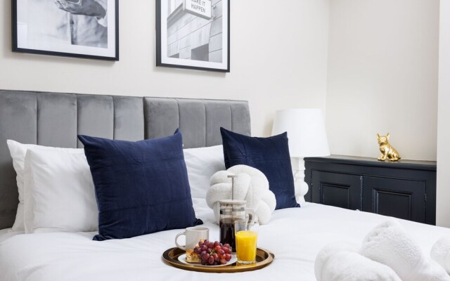 Luxurious 4 Bed House - Sleeps 8