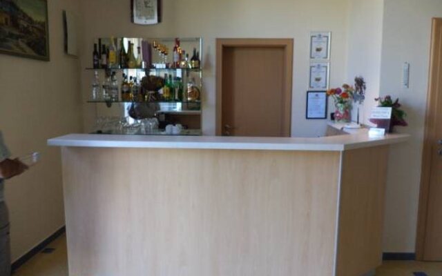 Elit Hotel