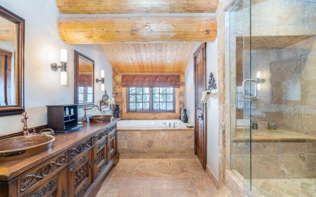 Hilltop Hideaway by Exceptional Stays