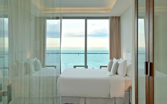 A La Carte Da Nang Beach