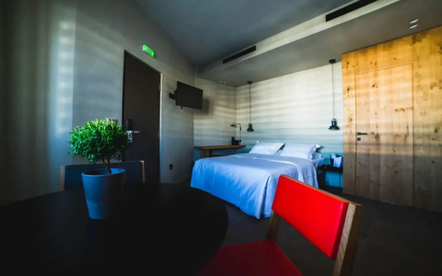 Marquise Suites - Adults Only