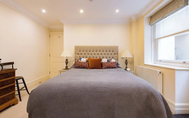 Paddington 7-bed 13-guest Massive House W/patio