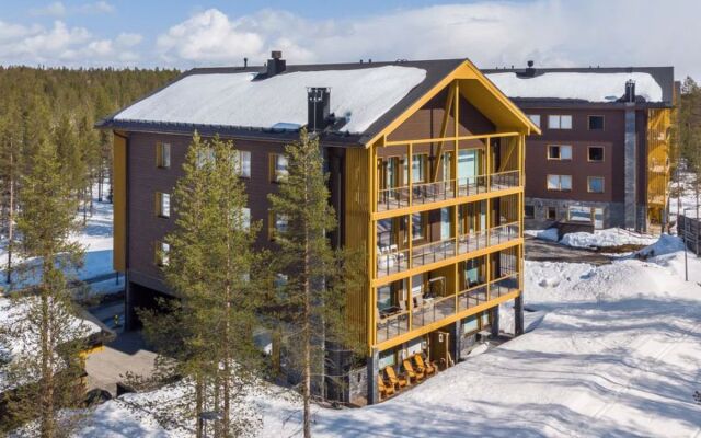 Tunturinlaita c9, 2 skipasses included