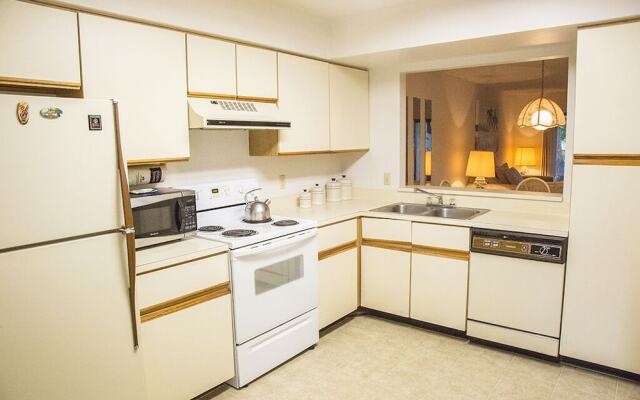 Clubview Country Club 2 Bedroom Condo