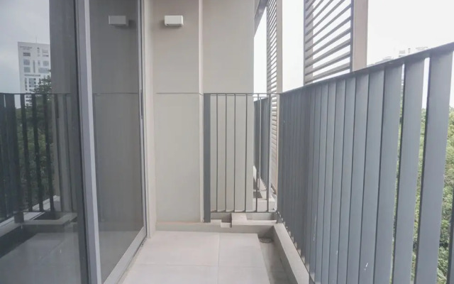 Modern Designed And Strategic 1Br Apartment Arumaya Residence