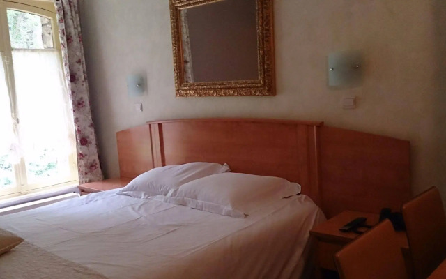 Hostellerie Du Lys - Hôtel & Restaurant