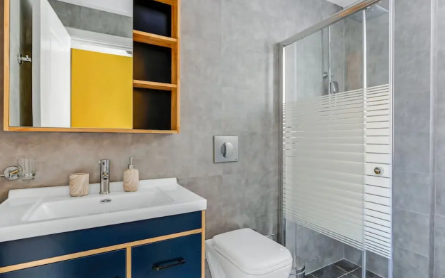 Sanders Center - Nice Studio Apt With Balcony