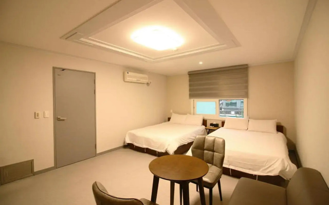 Trevi Hotel