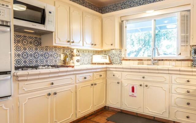 Mariposa on San Lorenzo