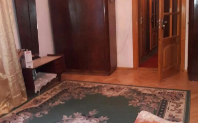 Квартира між вокзалом і центром