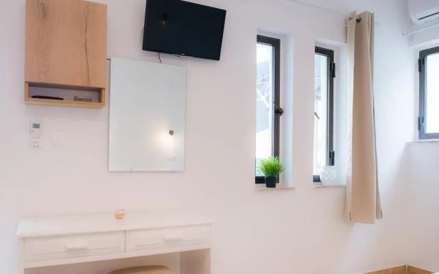 Stellar Apartments I