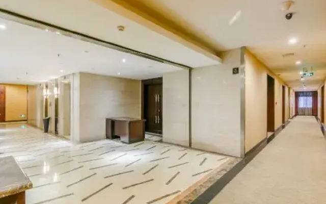 Dazhou Huayang Hotel (City Center Plaza Branch)