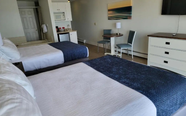 Pointes North Beachfront Hotel