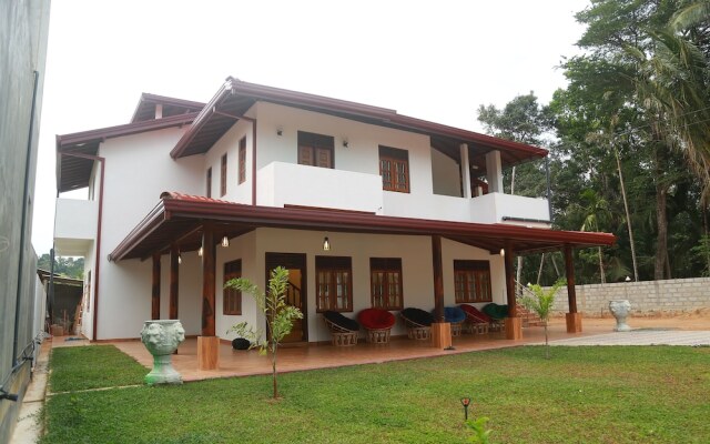 Mamas Palace Hiriketiya