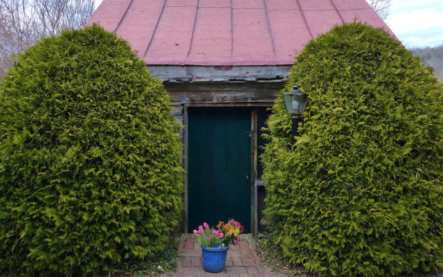 Maple Hall Inn & Restaurant 1850