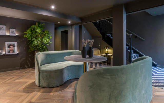 Velvet Hotel
