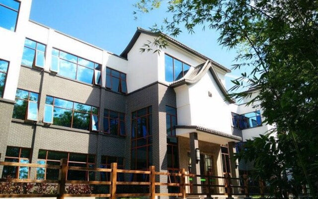 Yi Jing Lin Feng Hot Spring Hotel