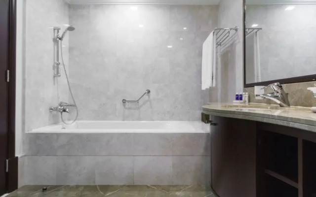 Grandeur Residences