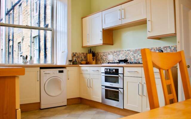 2 Bedroom Bruntsfield Apartment