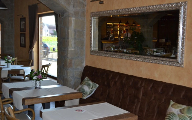 Garni Hotel Chicha - Winery Skrbic