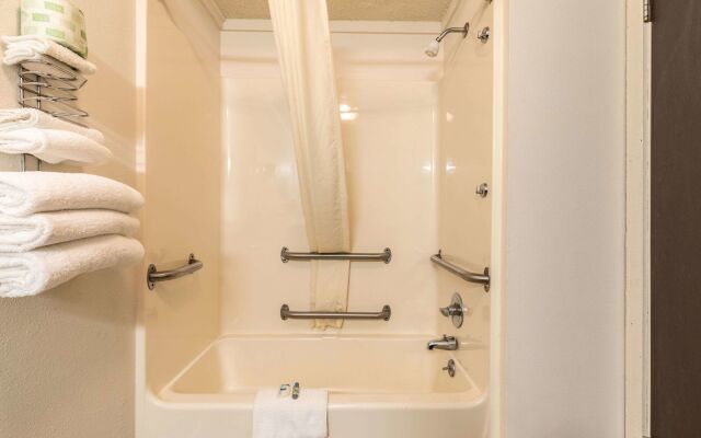 Value Inn Kenosha I-94 - Exit 344