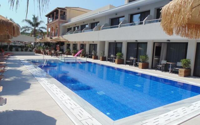 Paradise Bar Luxury Apartments