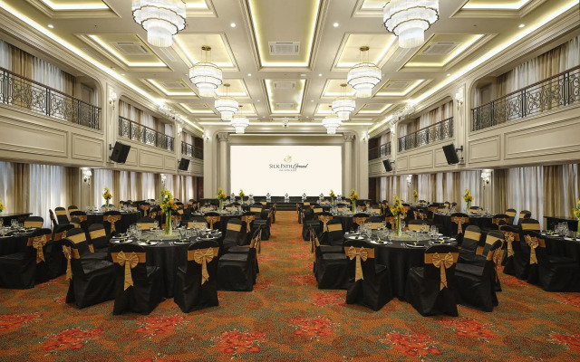 Silk Path Grand Hue Hotel