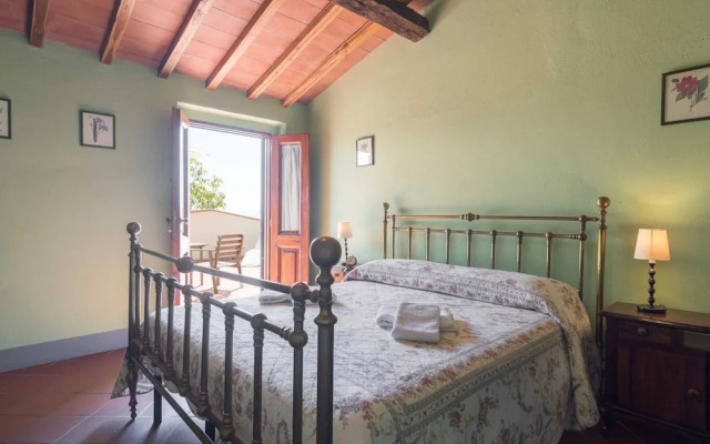 Charming Tuscan Stay With Pool