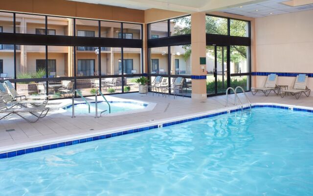 Courtyard by Marriott St Louis Creve Coeur