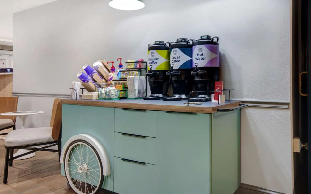 Spark by Hilton Rochester University Area