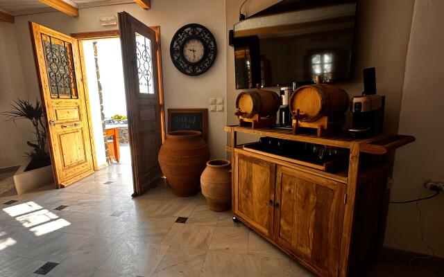 Phaos Santorini Suites