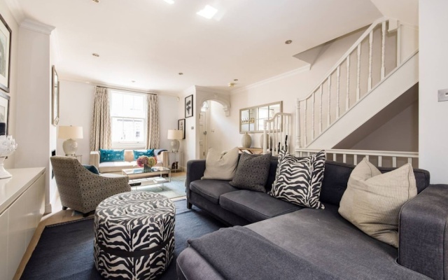 Prince Luxe 4 Bedroom House in Chelsea