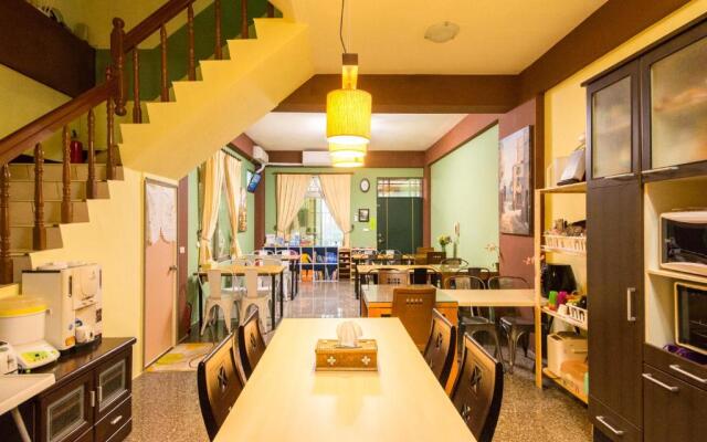 Moonlight Fengqing Homestay