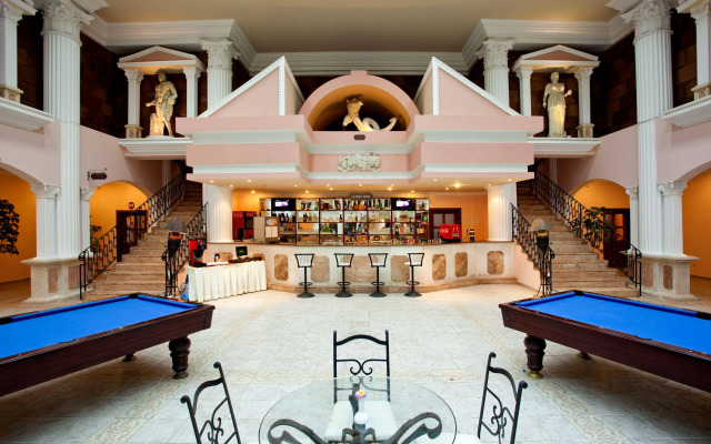Lucas Didim Resort