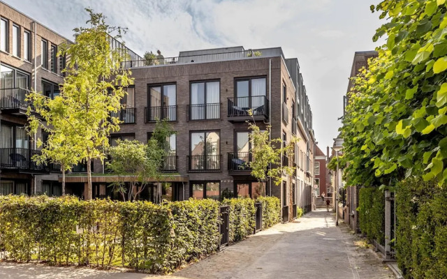 Appealing Apartment in Den Haag With Balcony, Terrace